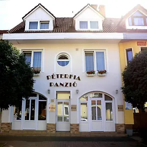 Péterfia Panzió Affittacamere